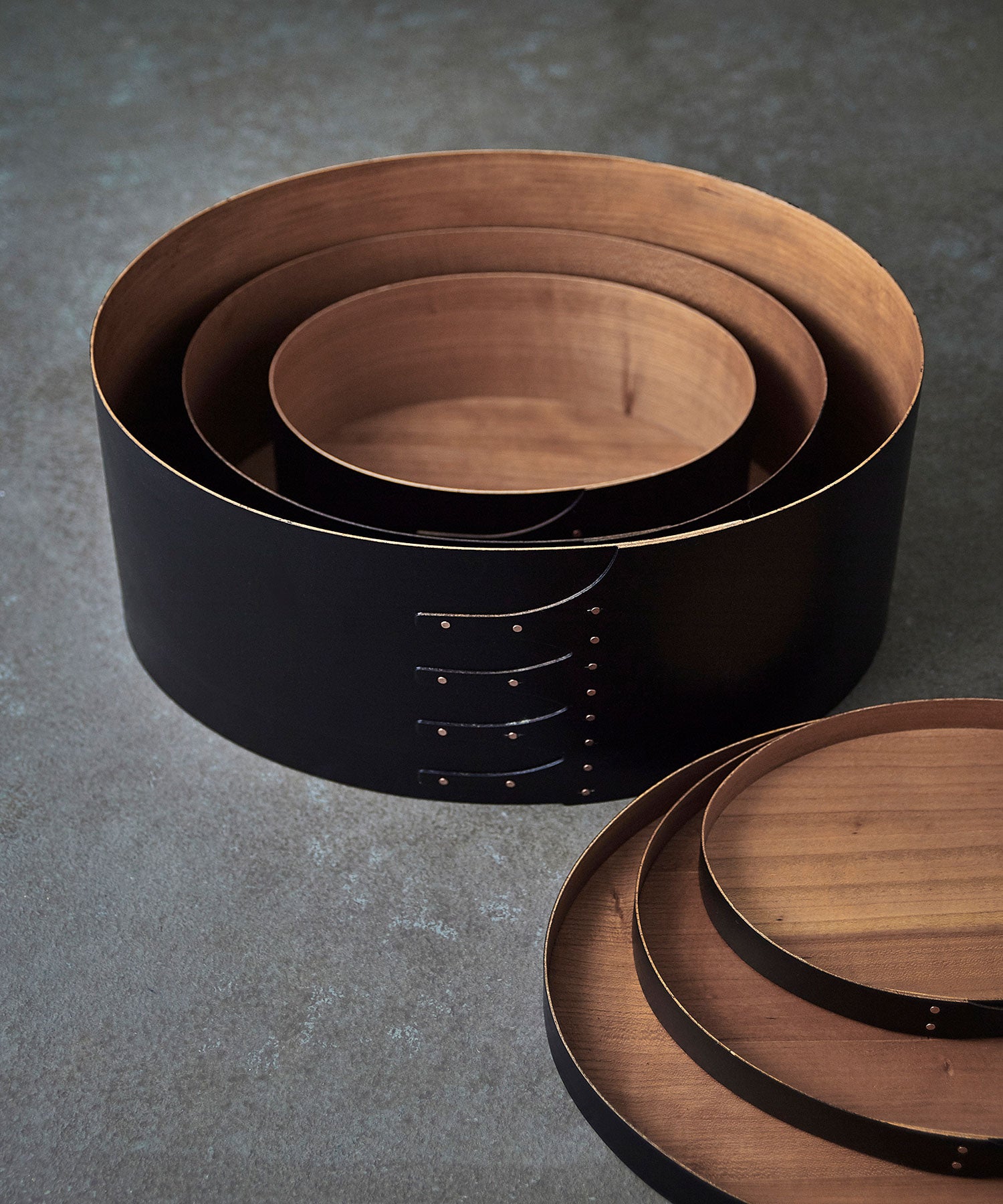 使わないときは入れ子にして収納できます。