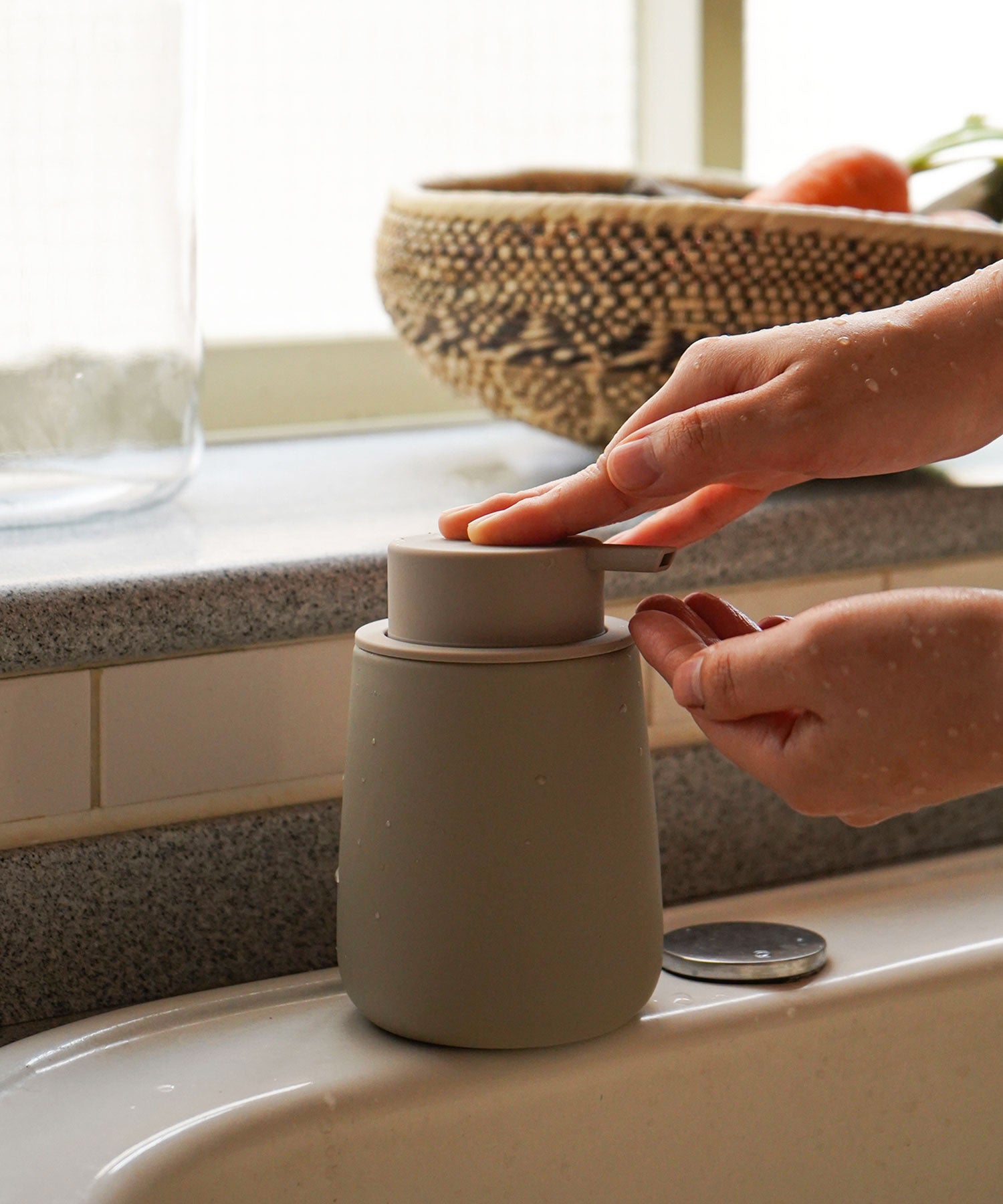 ソープディスペンサー 泡タイプ