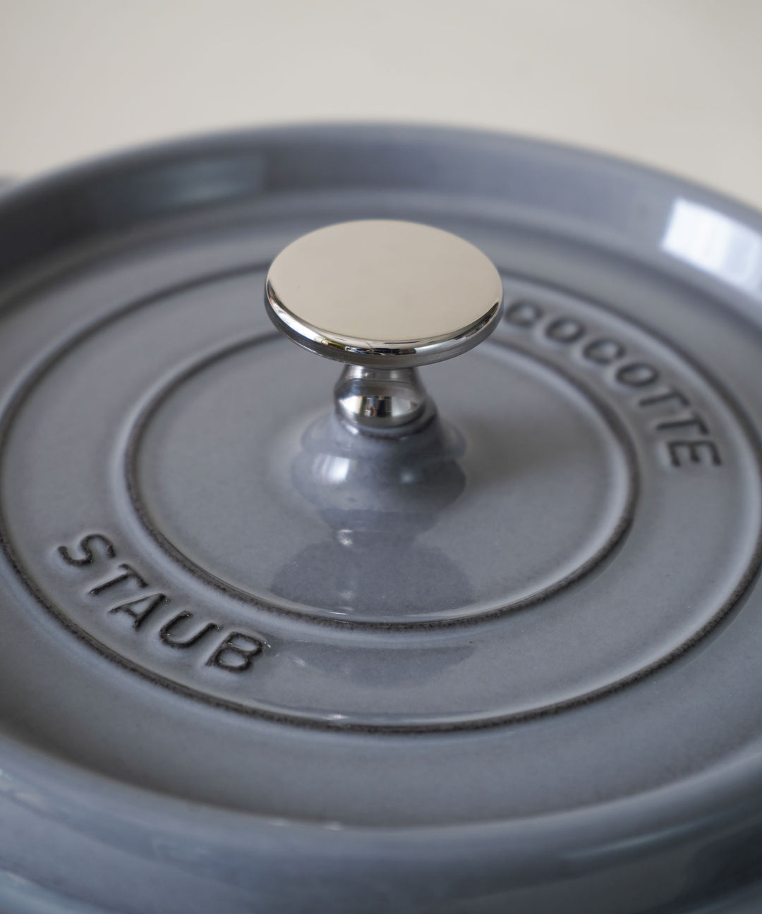 STAUB（ストウブ）ピコ・ココット ラウンド｜耐久性に優れた鋳物