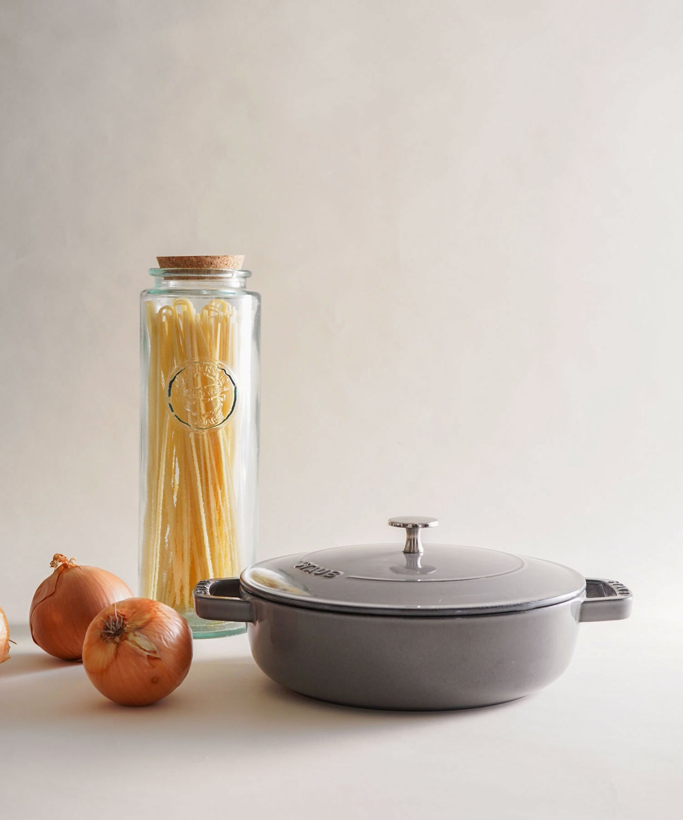 STAUB（ストウブ）ブレイザー・ソテーパン 24cm｜耐久性に優れた鋳物