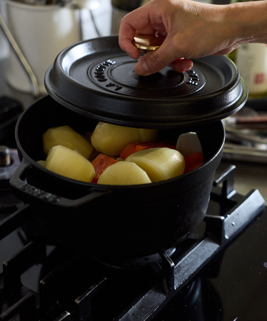 STAUB（ストウブ）ピコ・ココット ラウンド｜耐久性に優れた鋳物