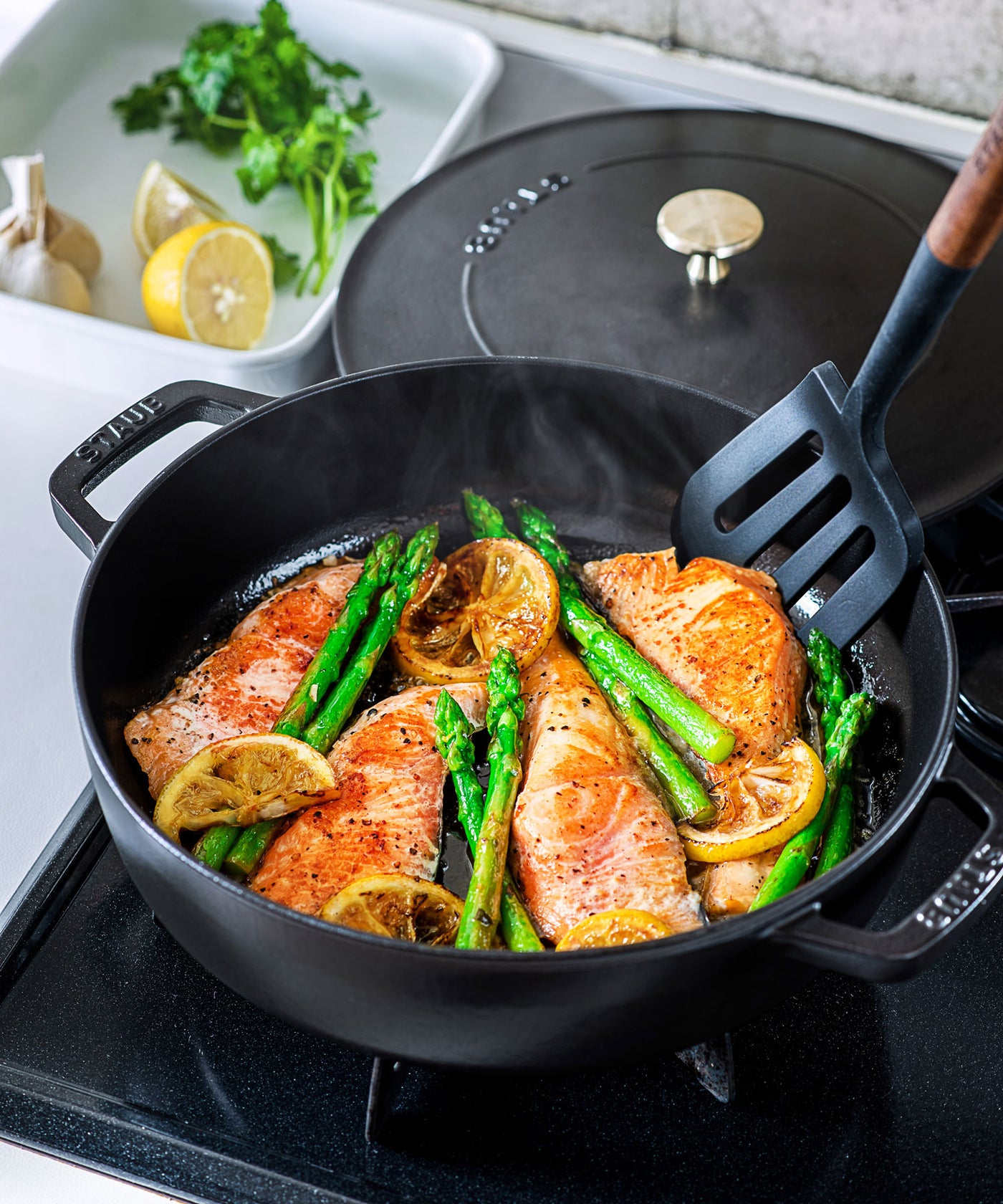 STAUB（ストウブ）ブレイザー・ソテーパン 24cm｜耐久性に優れた鋳物 