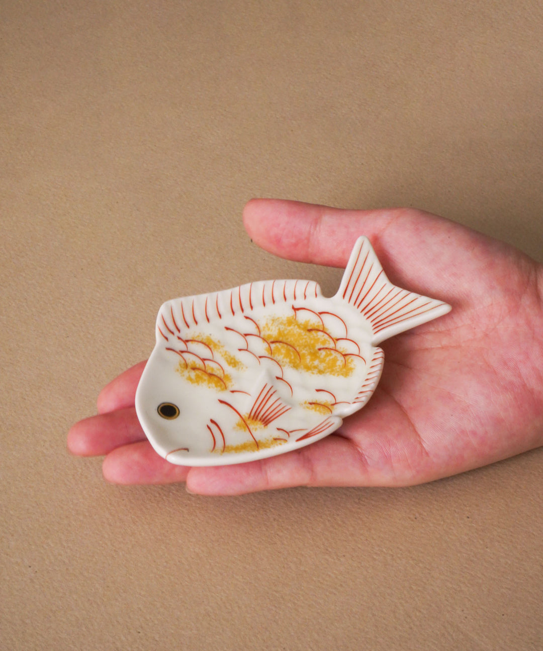 小皿 鯛 - 縁起物として祝う鯛モチーフの波佐見焼 – TIMELESS COMFORT