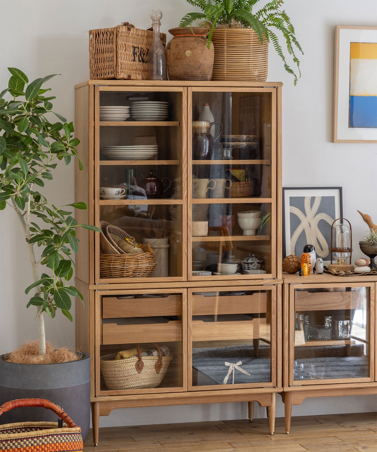 EPI GLASS CABINET