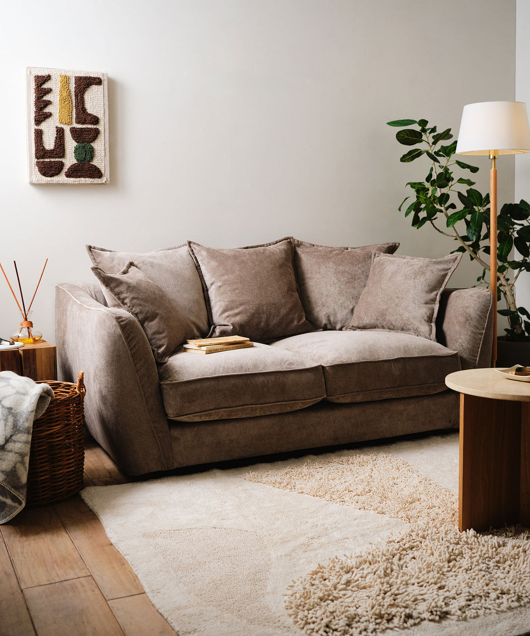 飽きずに長く愛せるタイムレスなソファ ecruxe home/TREAT SOFA