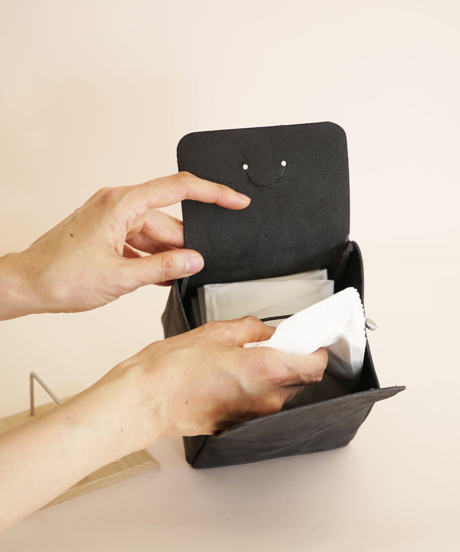 TISSUE BOX CUBE SMOKE