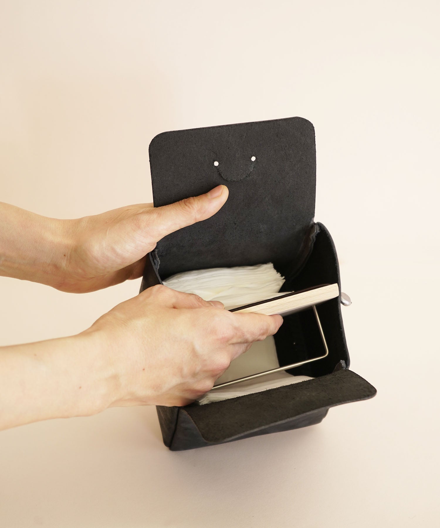 TISSUE BOX CUBE SMOKE