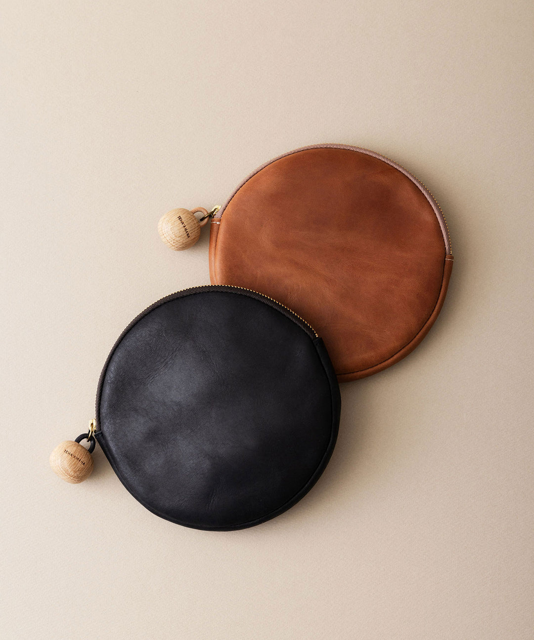 ROUND POUCH – TIMELESS COMFORT