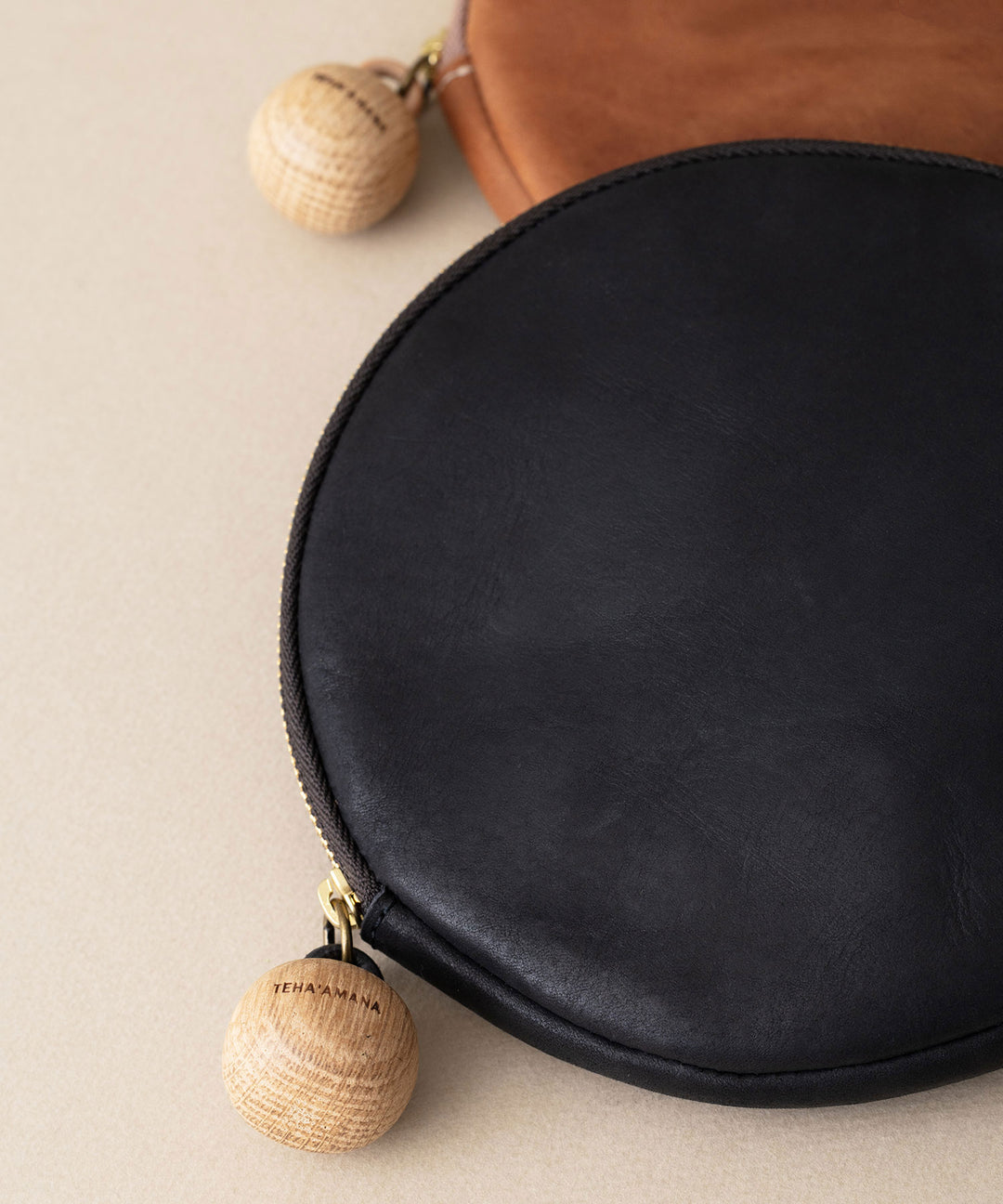 ROUND POUCH – TIMELESS COMFORT