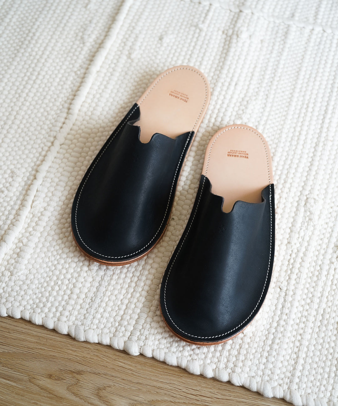SLIPPER SMOKE – TIMELESS COMFORT