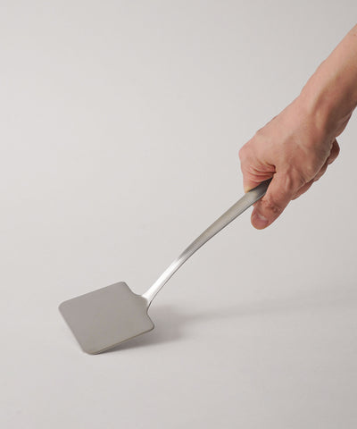 すくいやすく返しやすいターナー