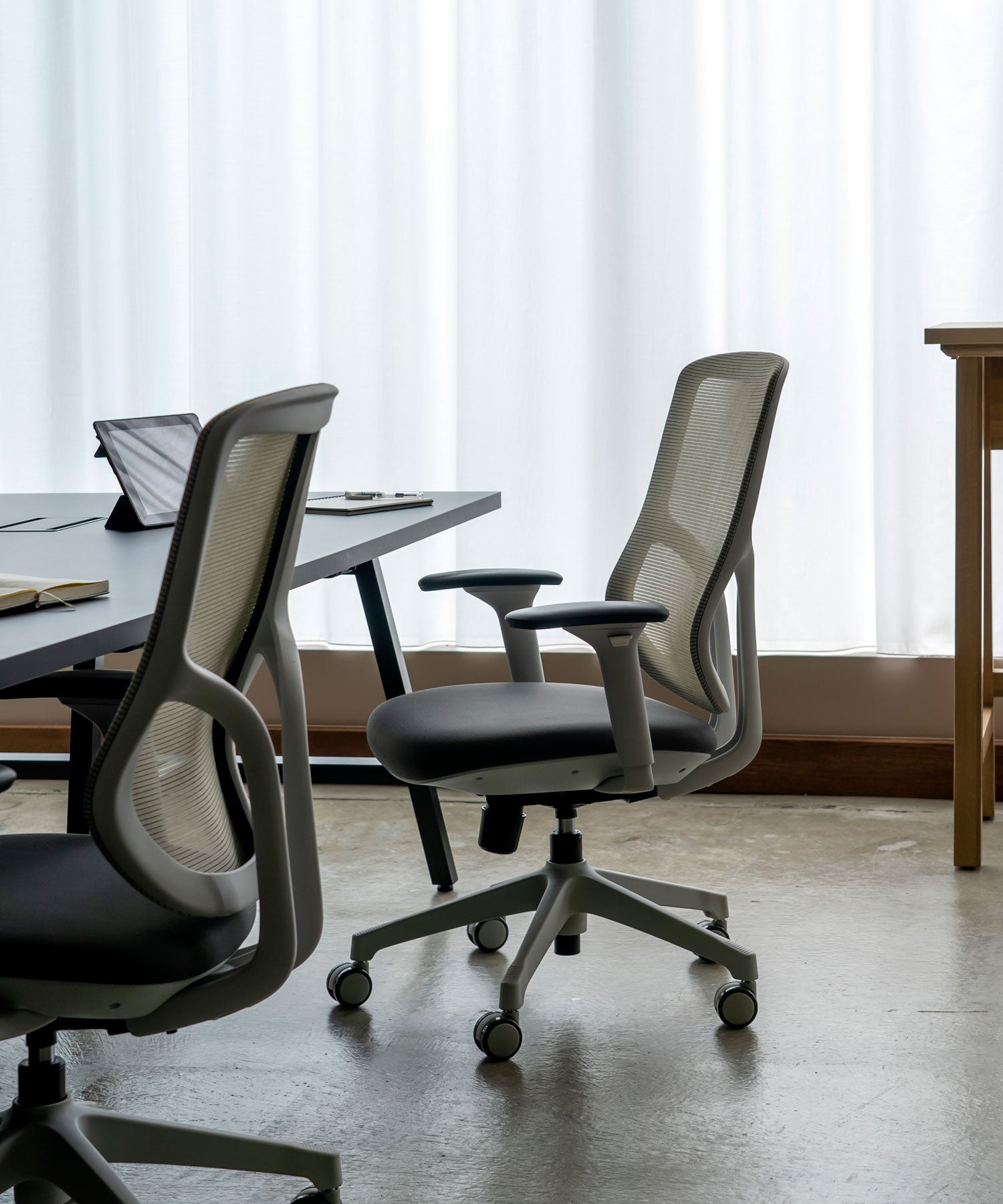 PLUME CHAIR