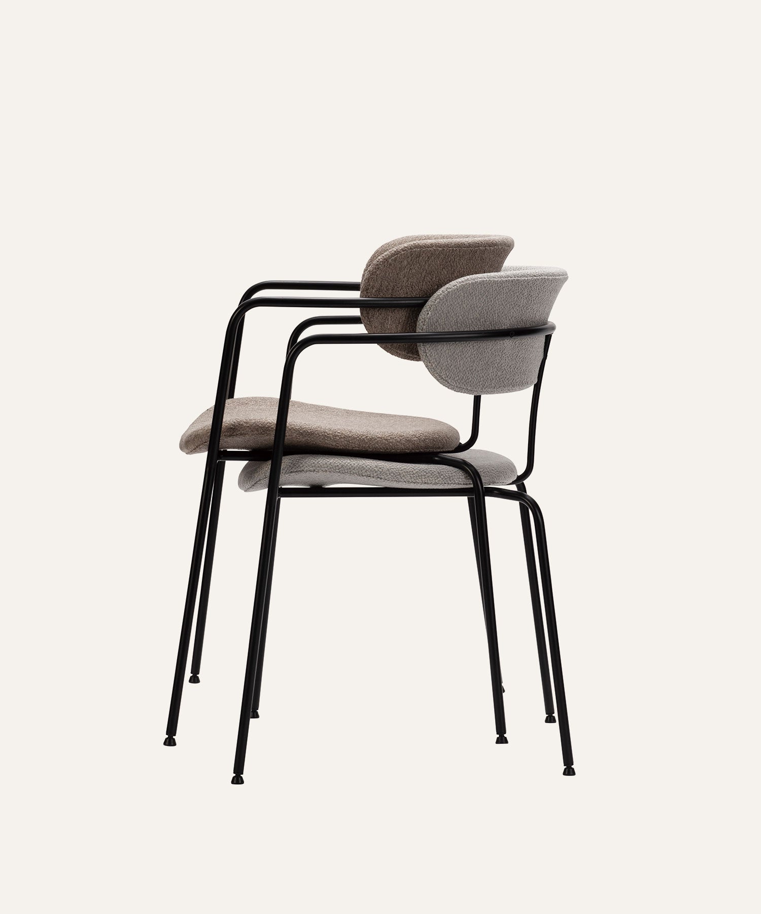 スタッキングが可能です。