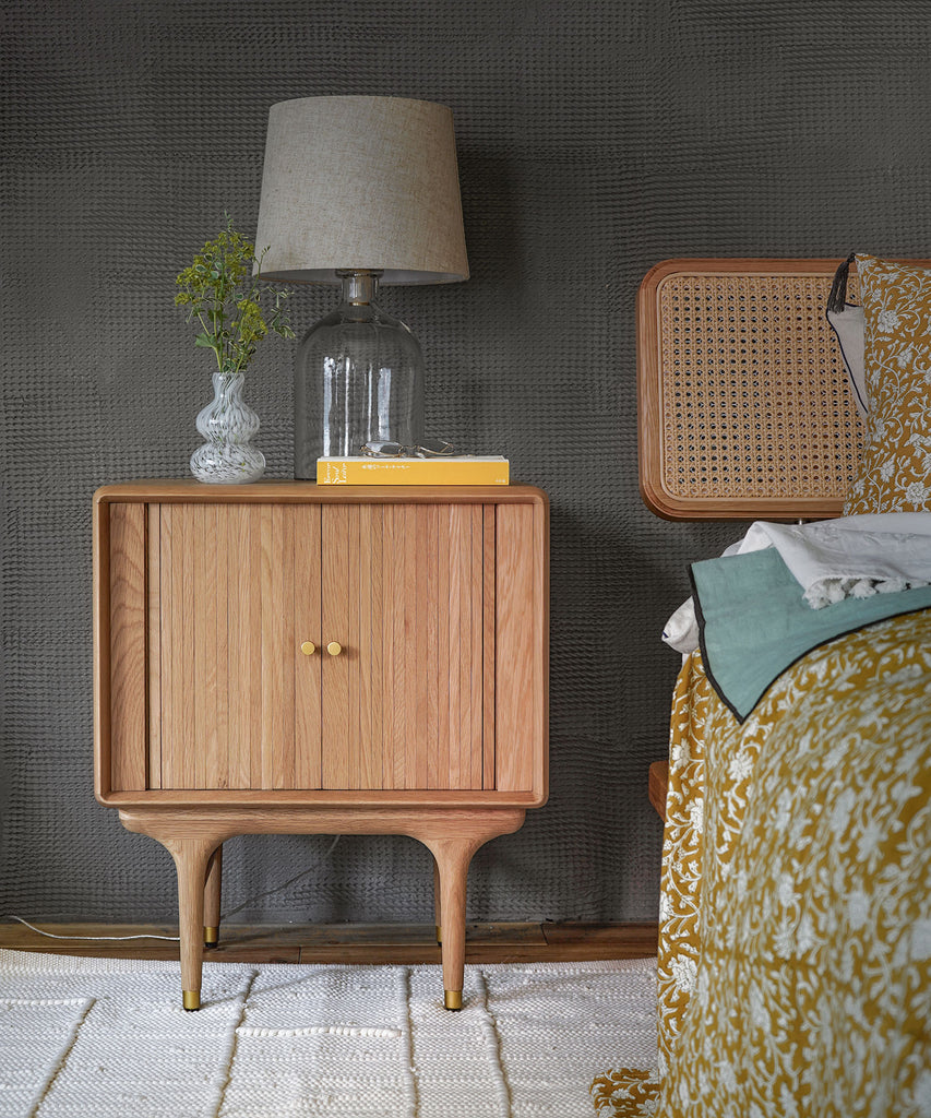 xande_julie_2DOOR_bedsideTB_WH