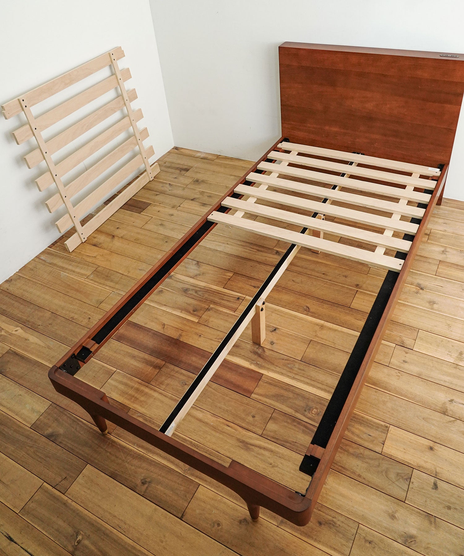 すのこ板に変更したことにより、組み立て・分解も簡単になりました。