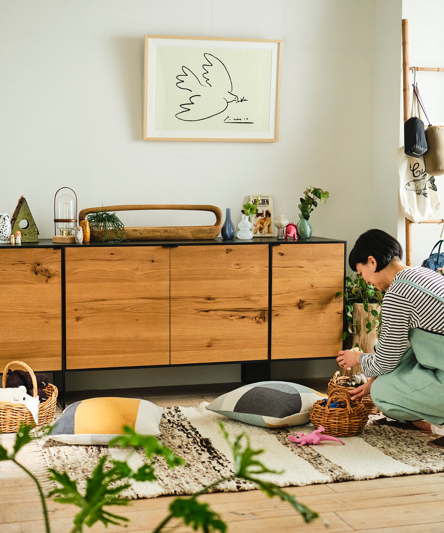 ESTRIA SIDE BOARD 1800