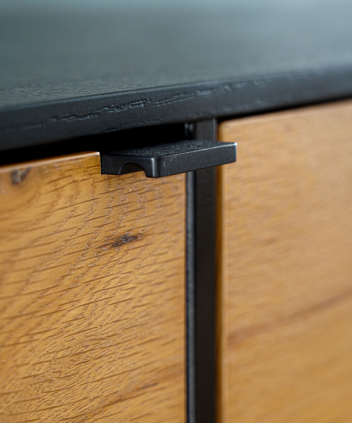 ESTRIA SIDE BOARD 1800