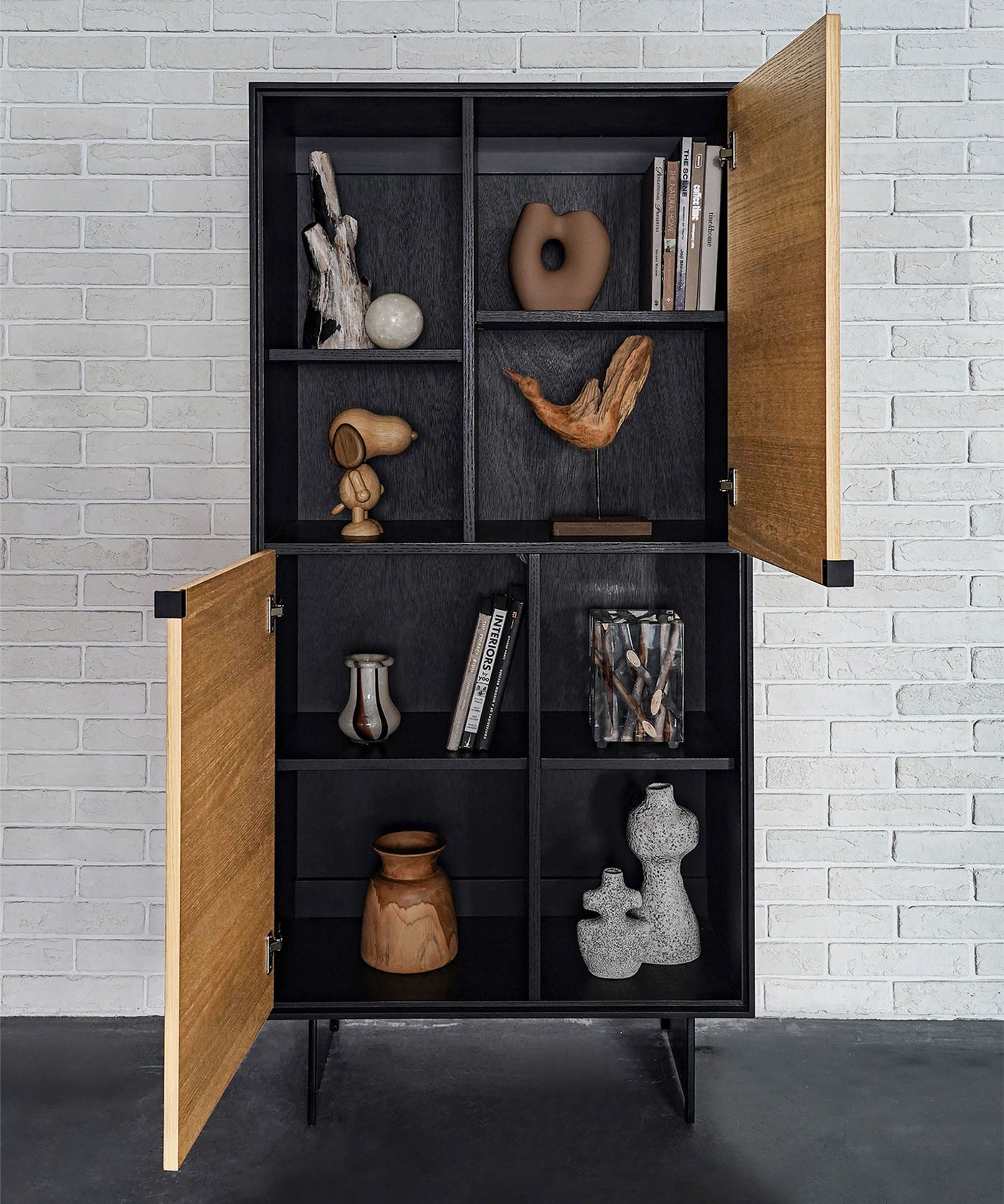 【新商品・1月下旬入荷予定】ESTRIA TALL BOOK CABINET