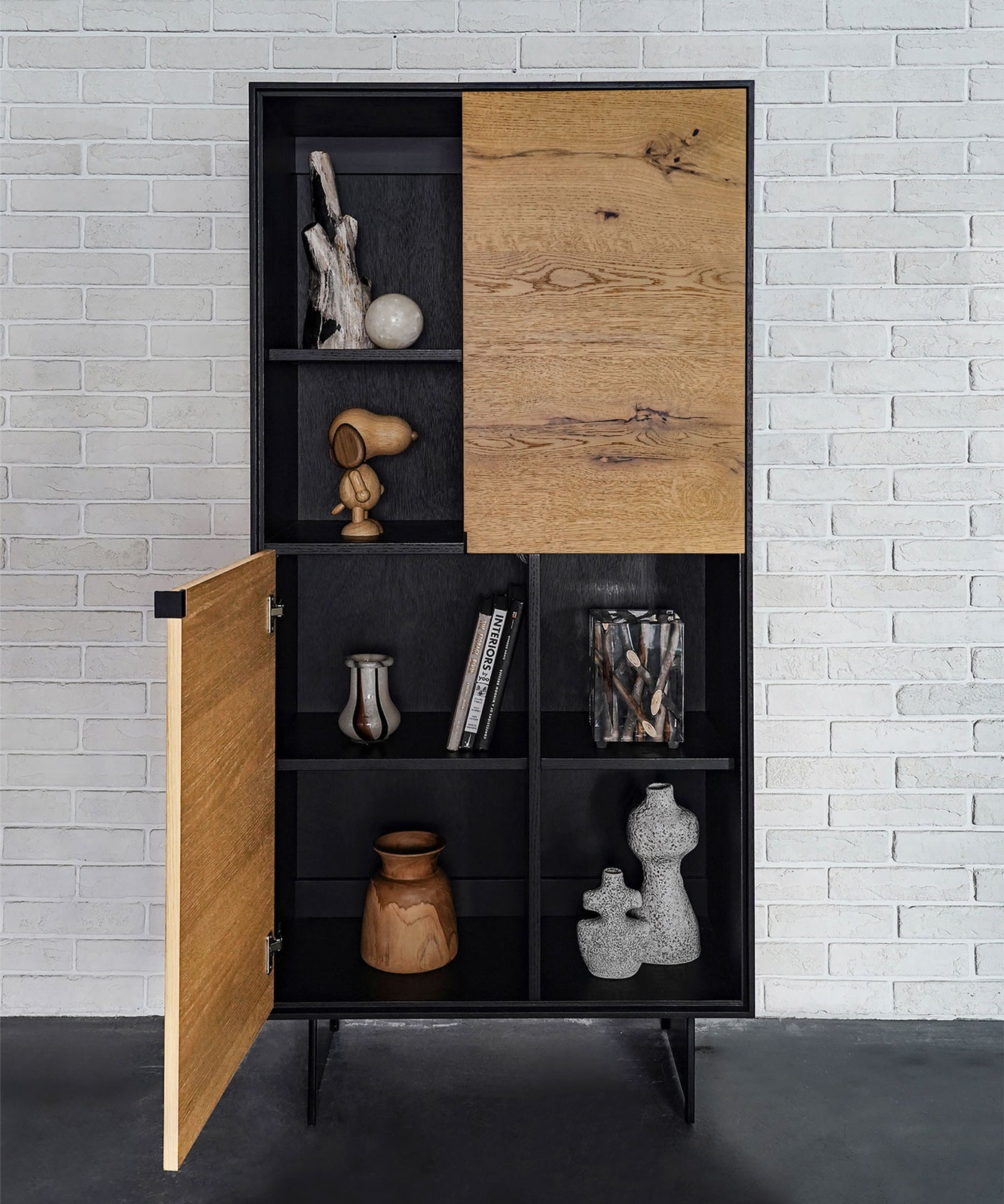 【新商品・1月下旬入荷予定】ESTRIA TALL BOOK CABINET