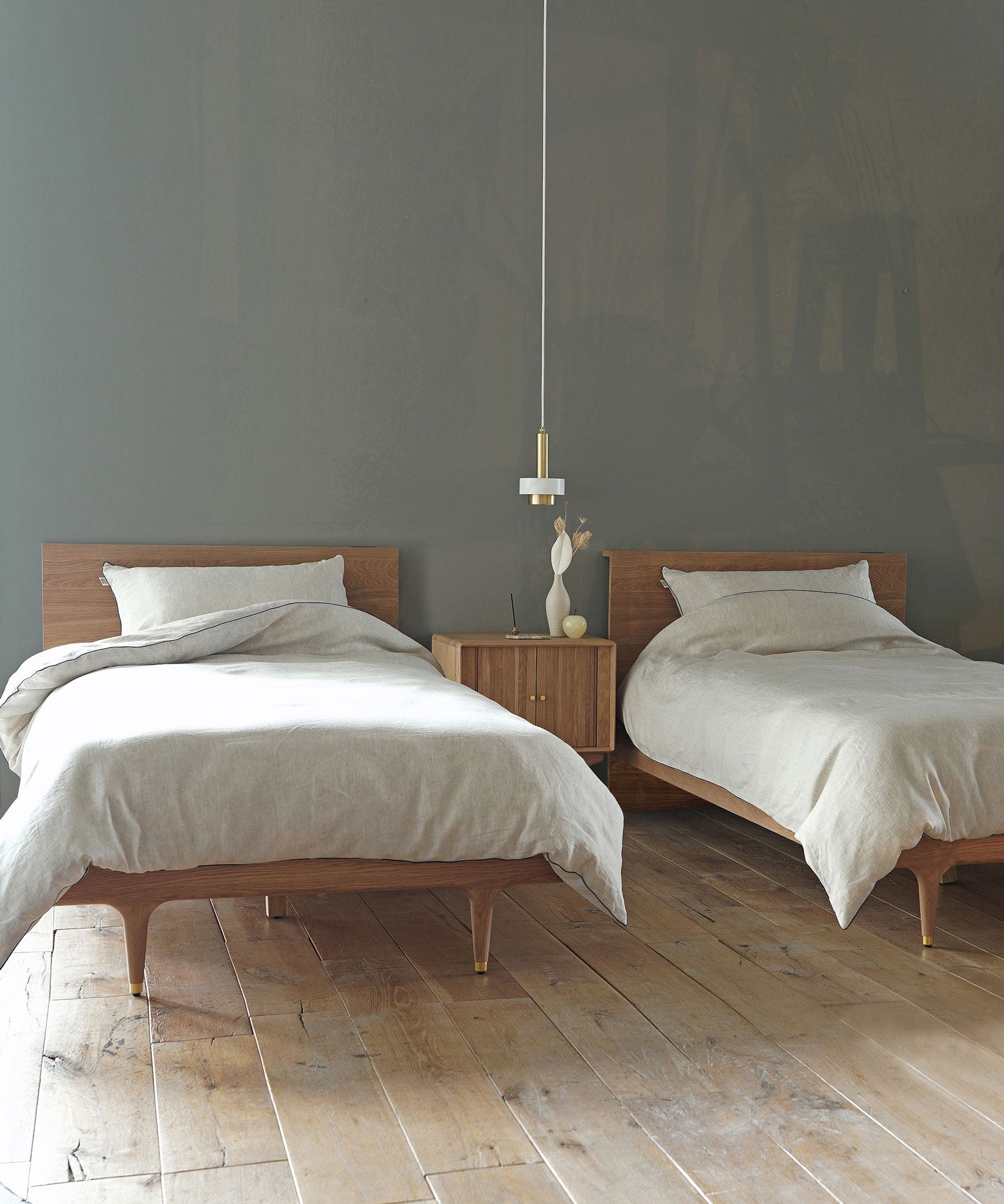 【予約・12月中旬入荷予定】JULIE BED FRAME WHITE OAK