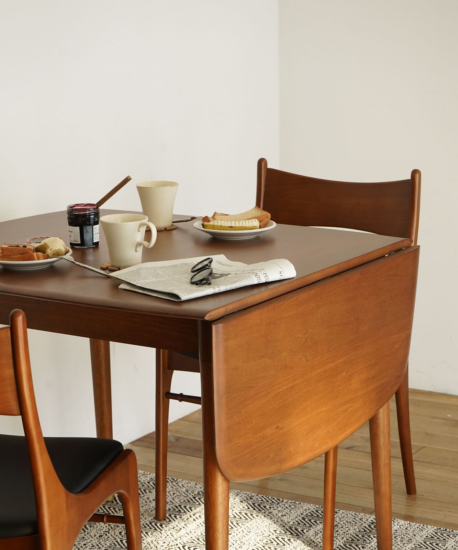 JULIE BUTTERFLY DINING TABLE