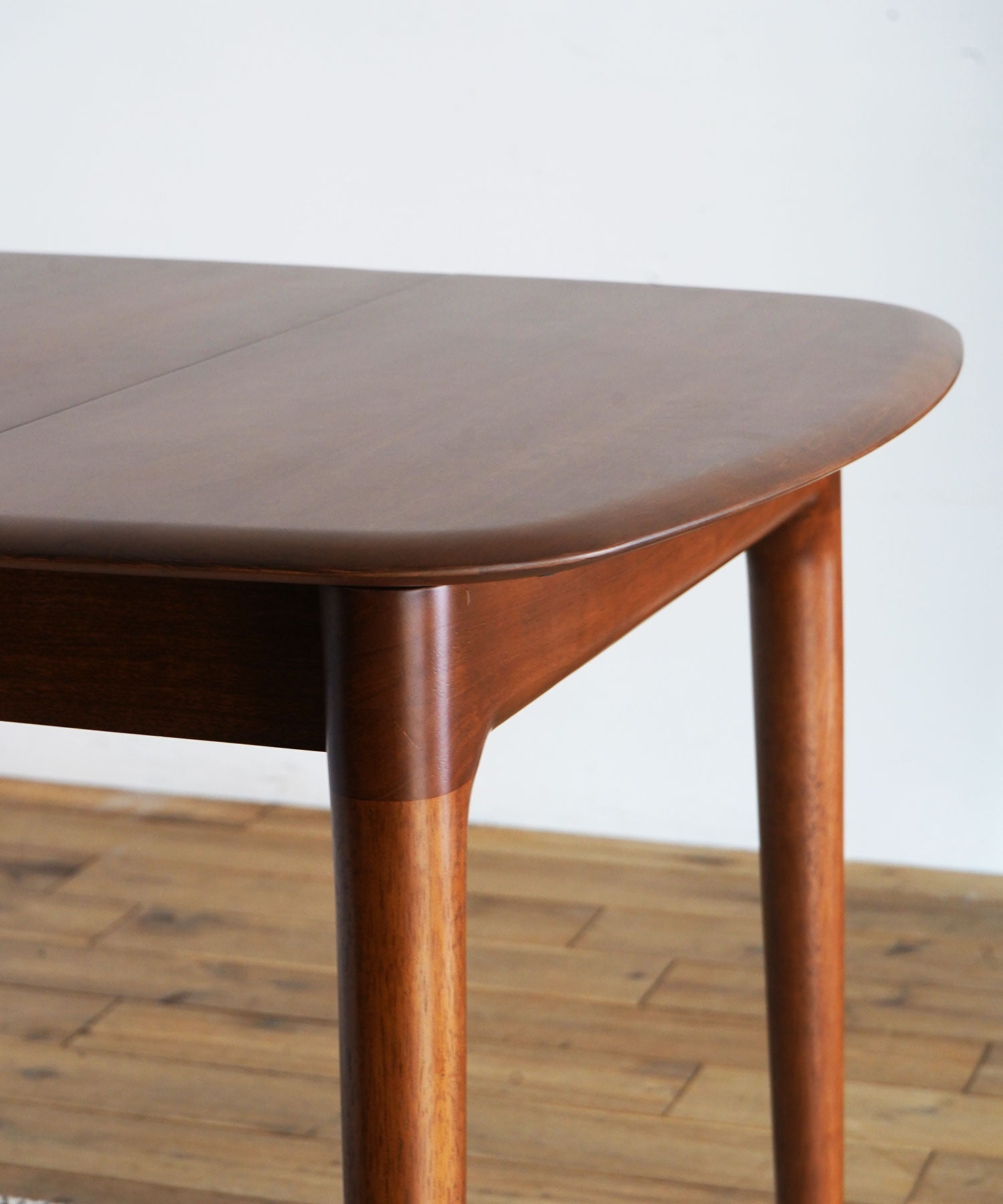 JULIE BUTTERFLY DINING TABLE