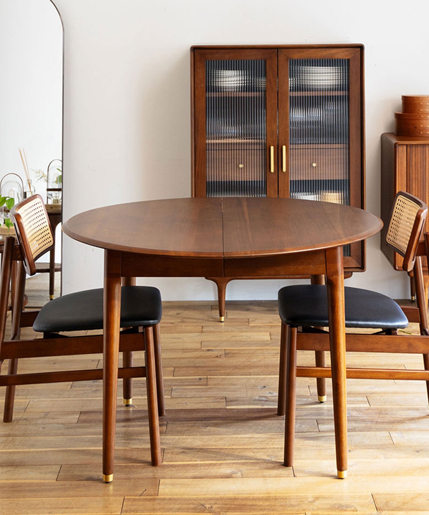 JULIE ROUND EXTENSION DINING TABLE