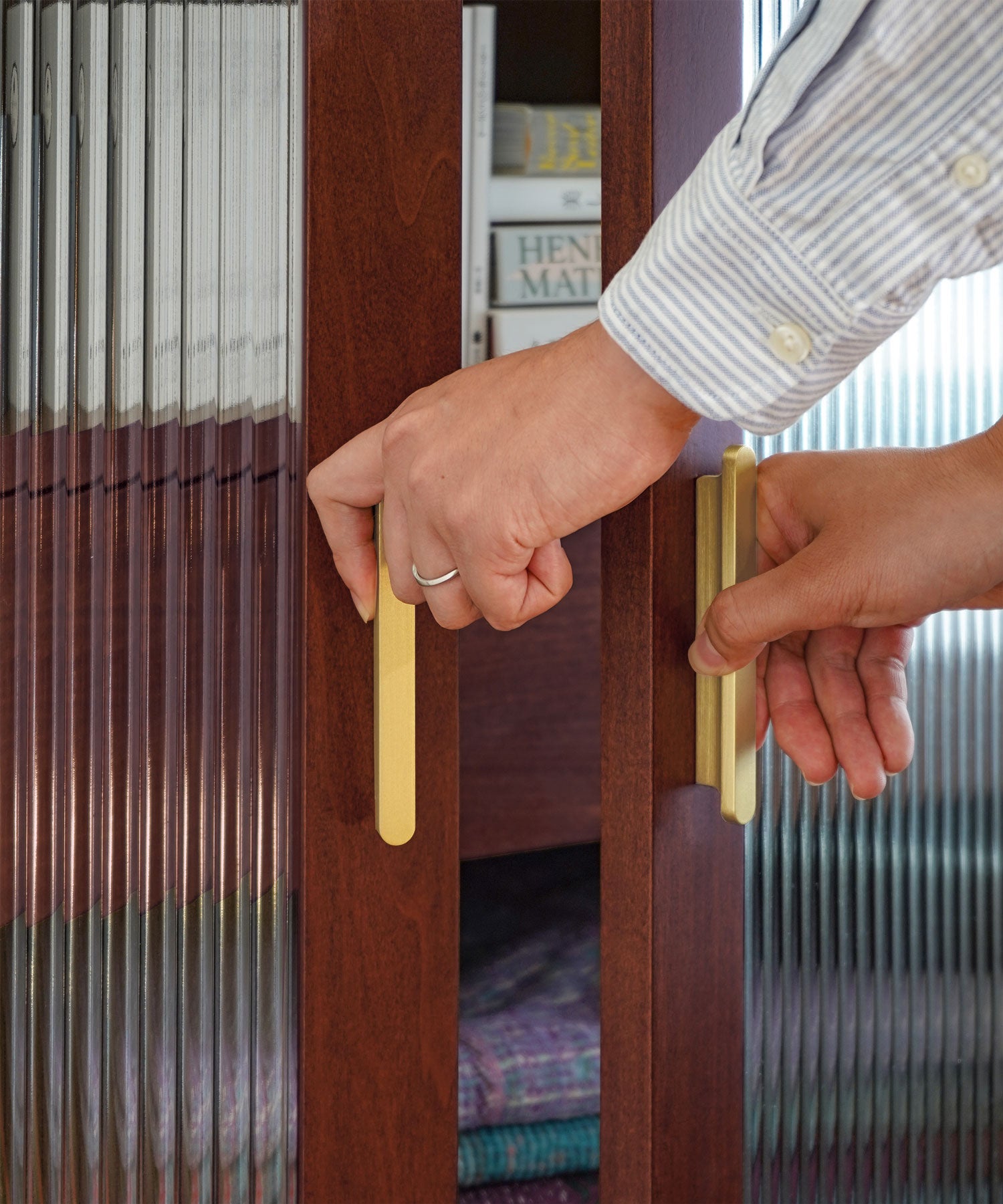 取っ手のデザインがアクセント。