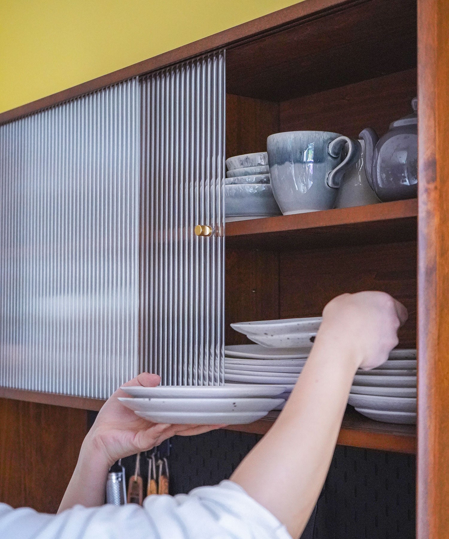 棚板は3段階で調整可能