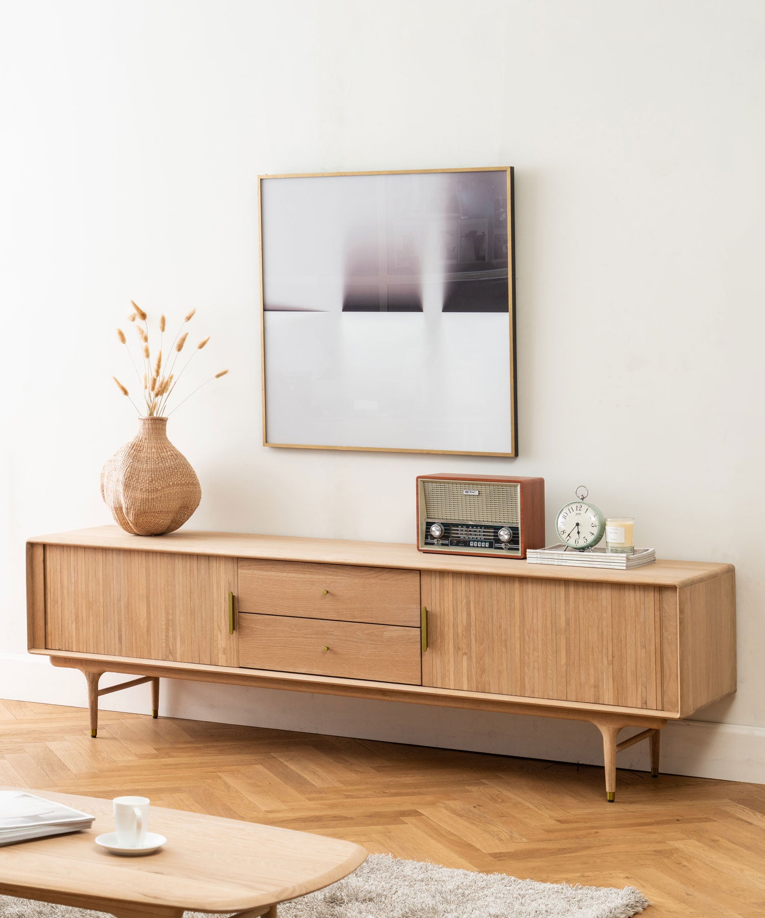 JULIE TV BOARD 2000 WHITE OAK