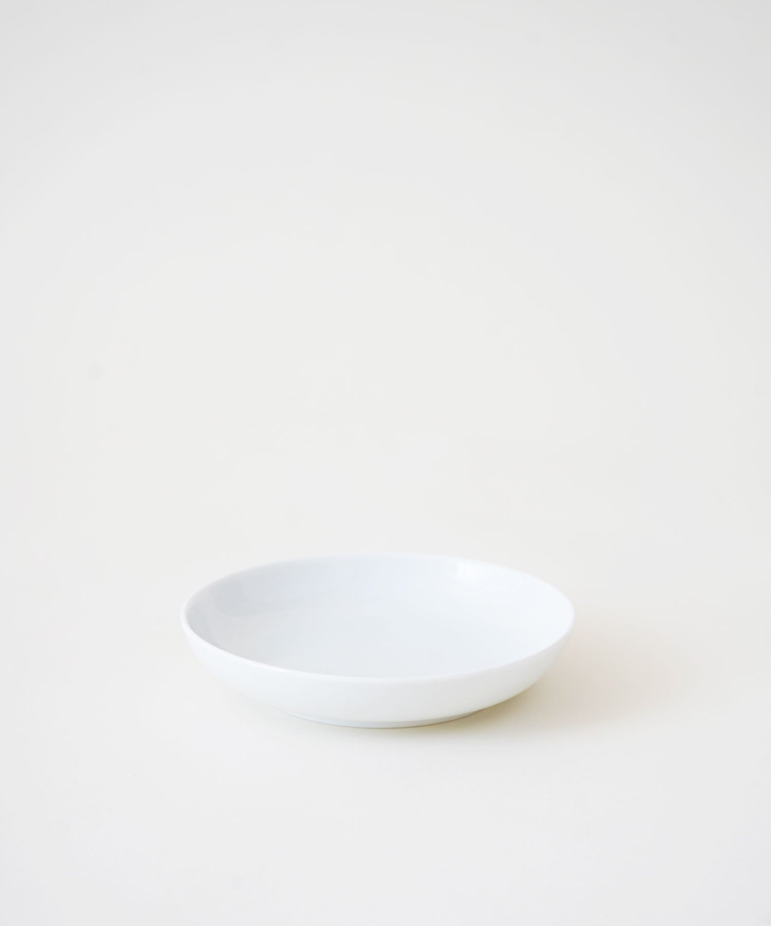 古白磁 5寸皿 – TIMELESS COMFORT