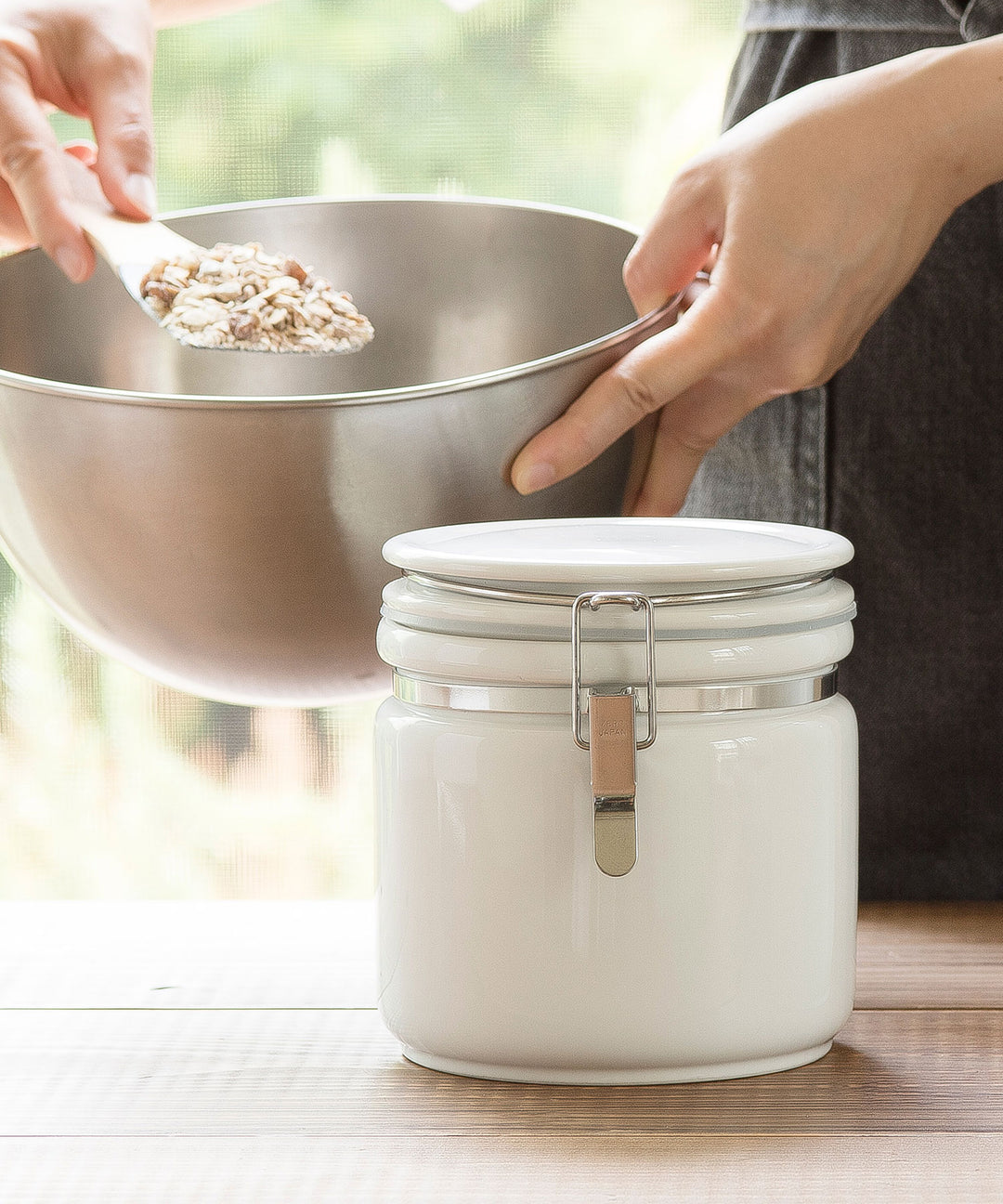 ラウンドキャニスター - 日本製の高品質でシンプルな保存容器