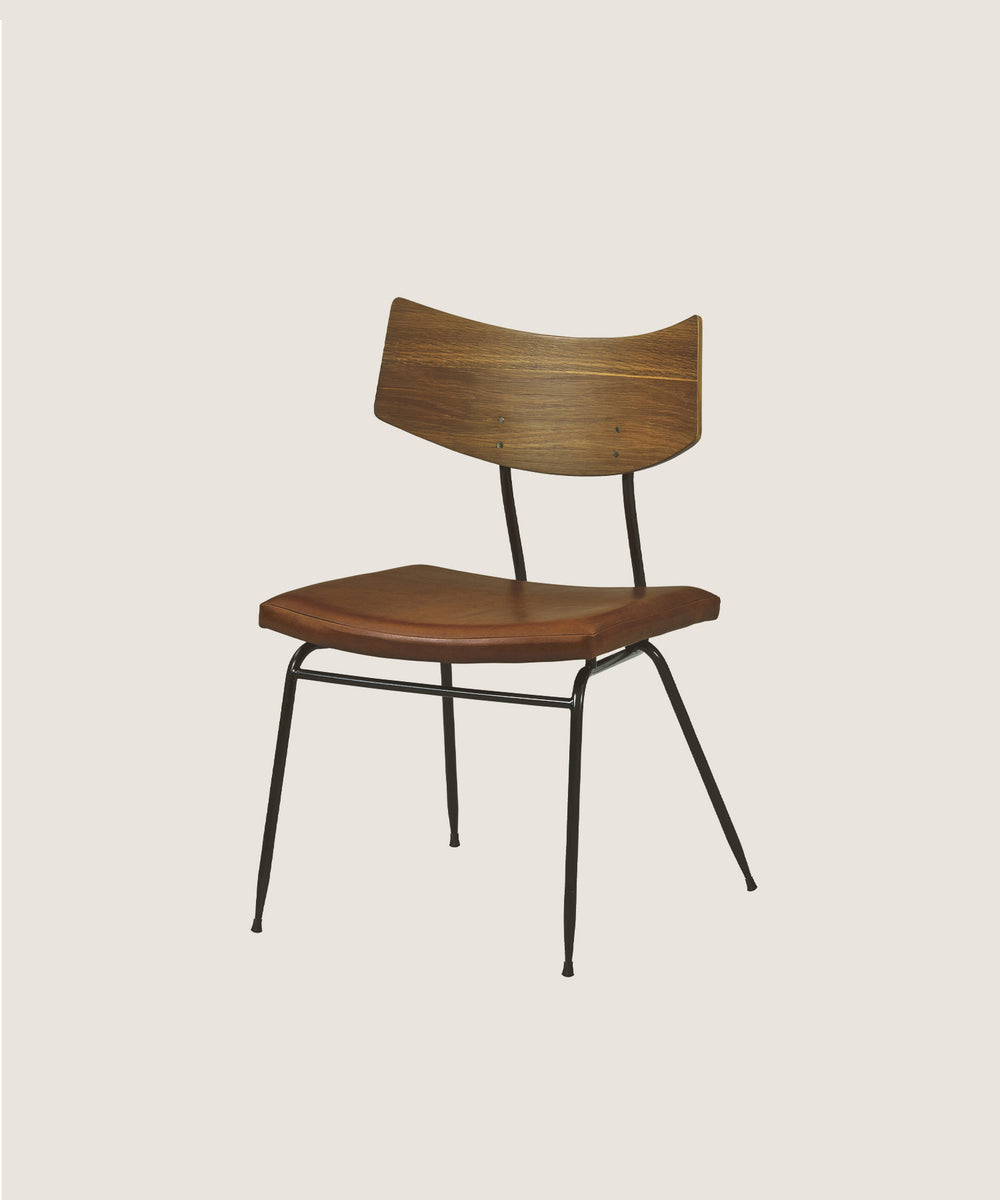 SQUARE ROOTS CHAIR – TIMELESS COMFORT