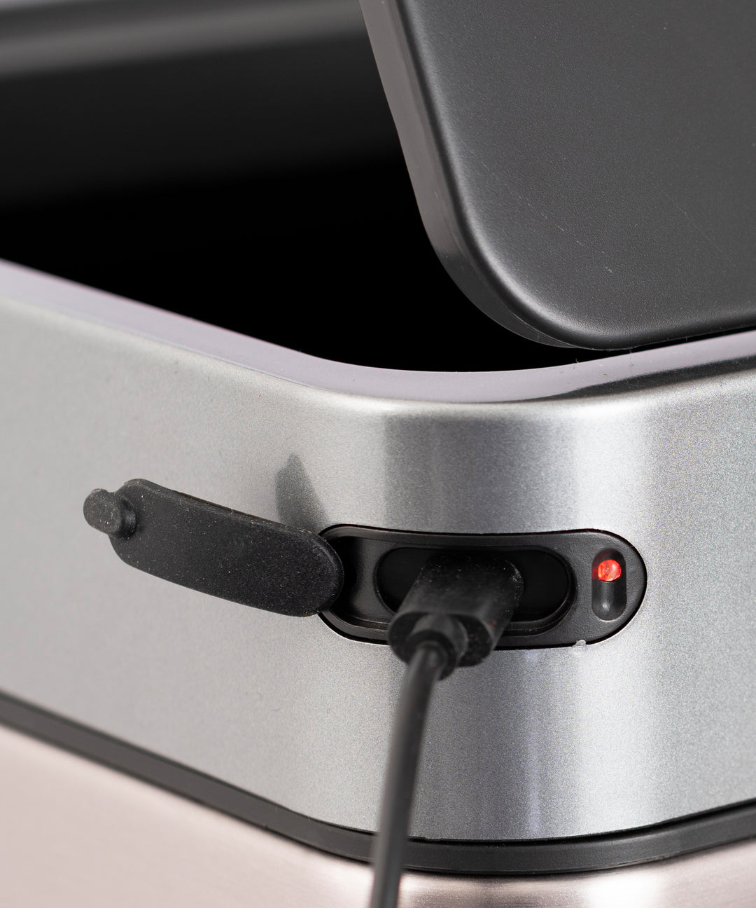 みーこ MIRAGE SLIM SENSOR BIN – TIMELESS COMFORT