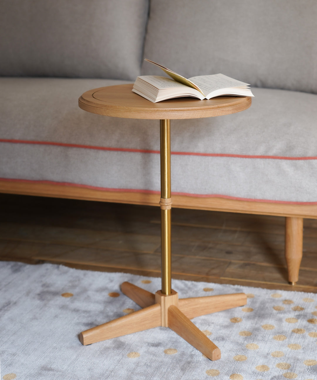 ecruxe（エクリュクス）LIEN ROUND SIDE TABLE OAK｜真鍮塗装と木材の
