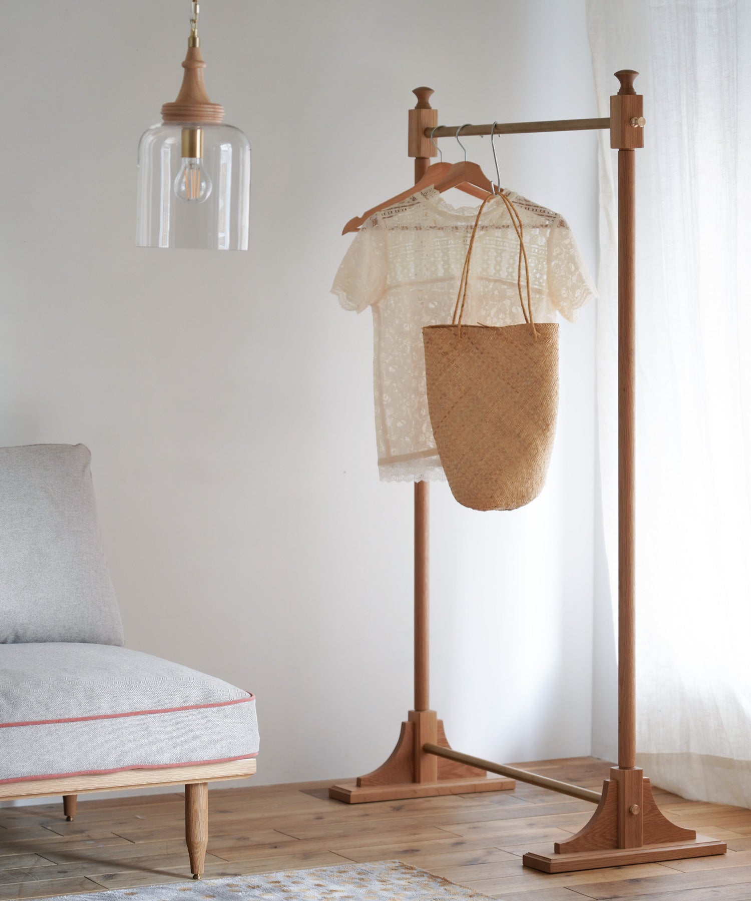 LIEN COAT HANGER RACK OAK