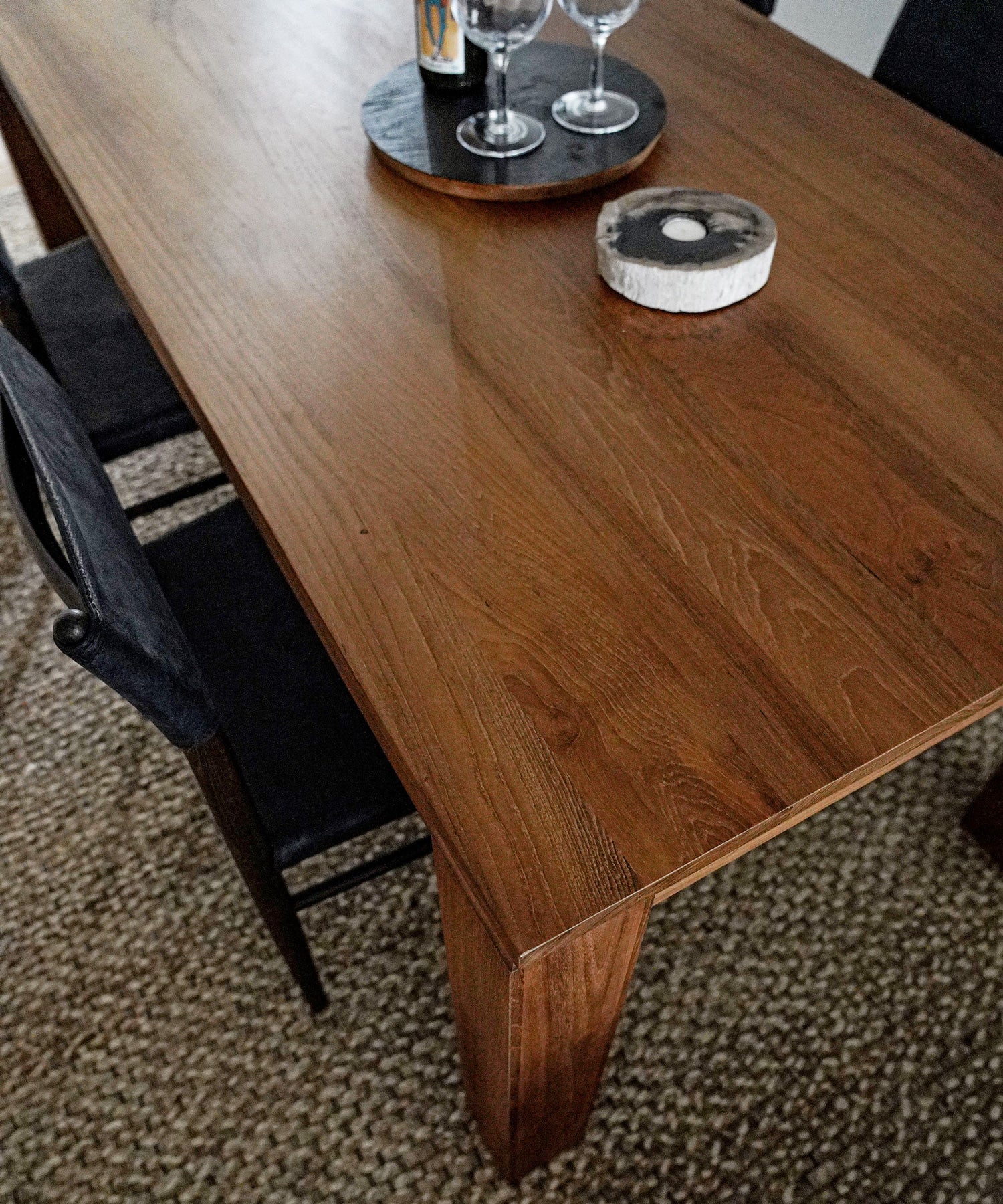GENESIS 1800 DINING TABLE