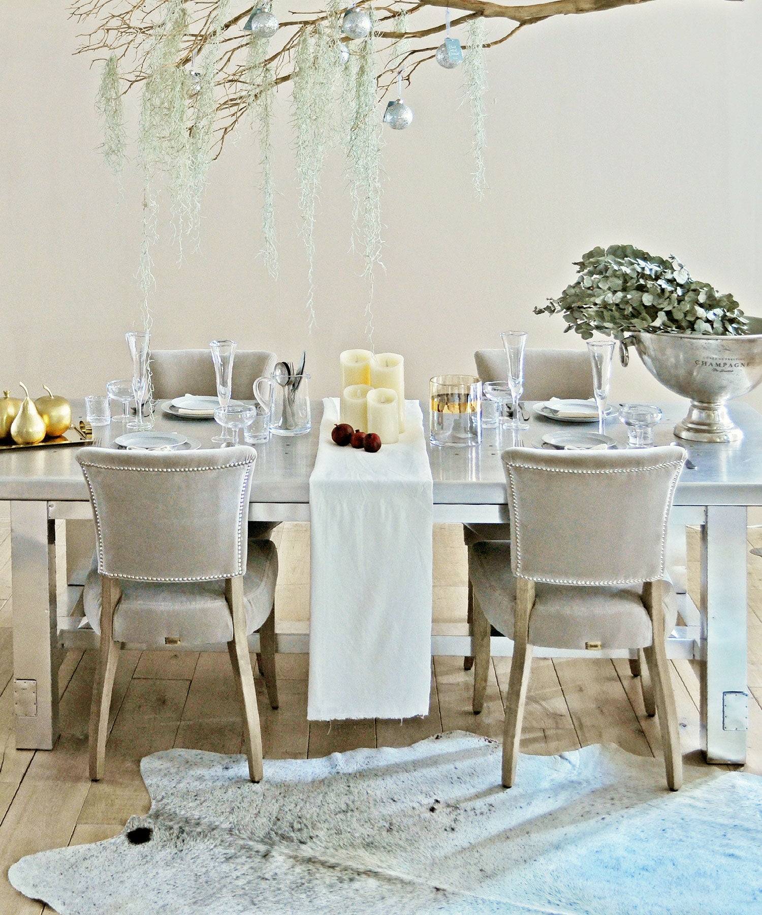 BOSTON DINING TABLE 1800