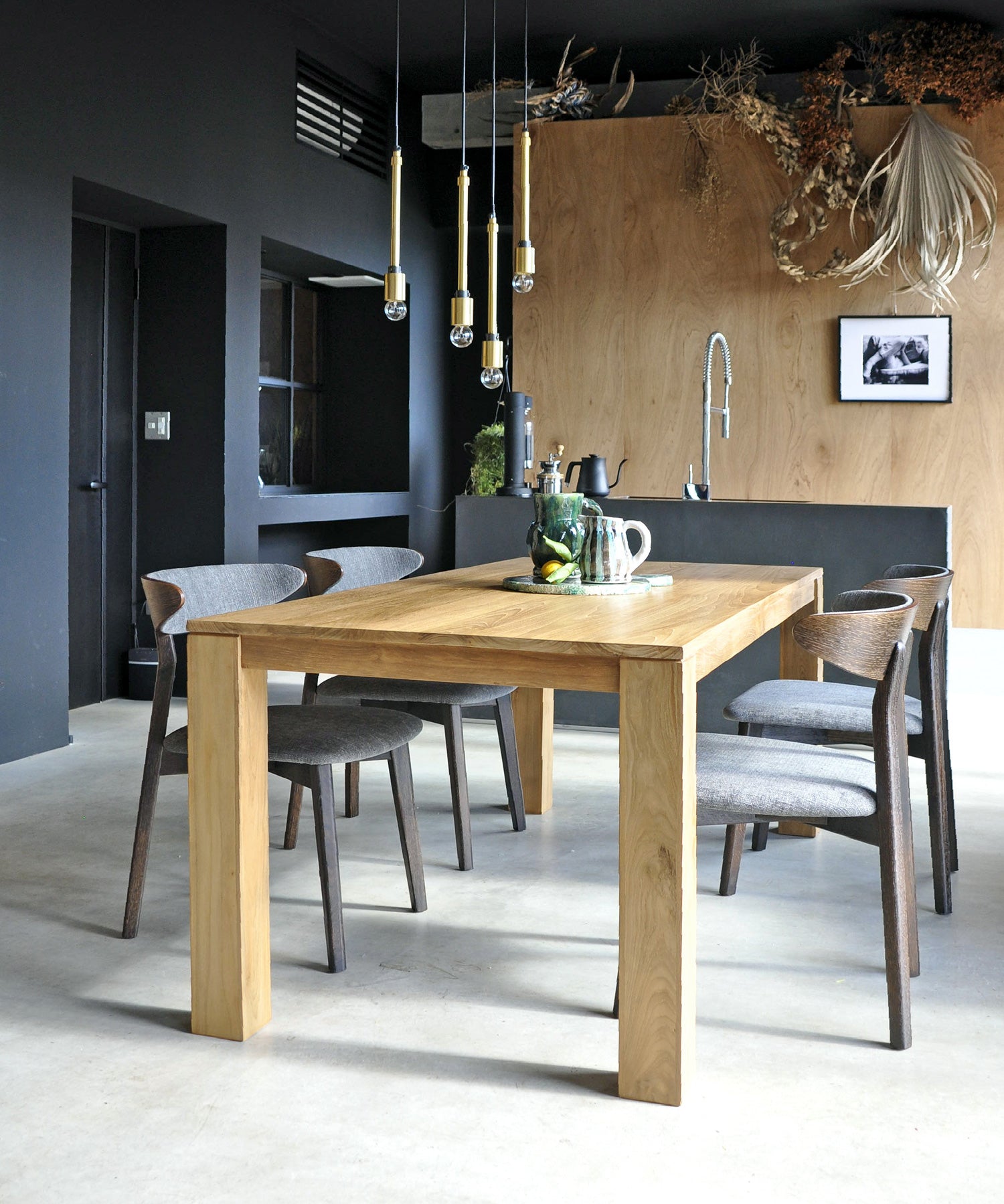 GENESIS 1800 DINING TABLE