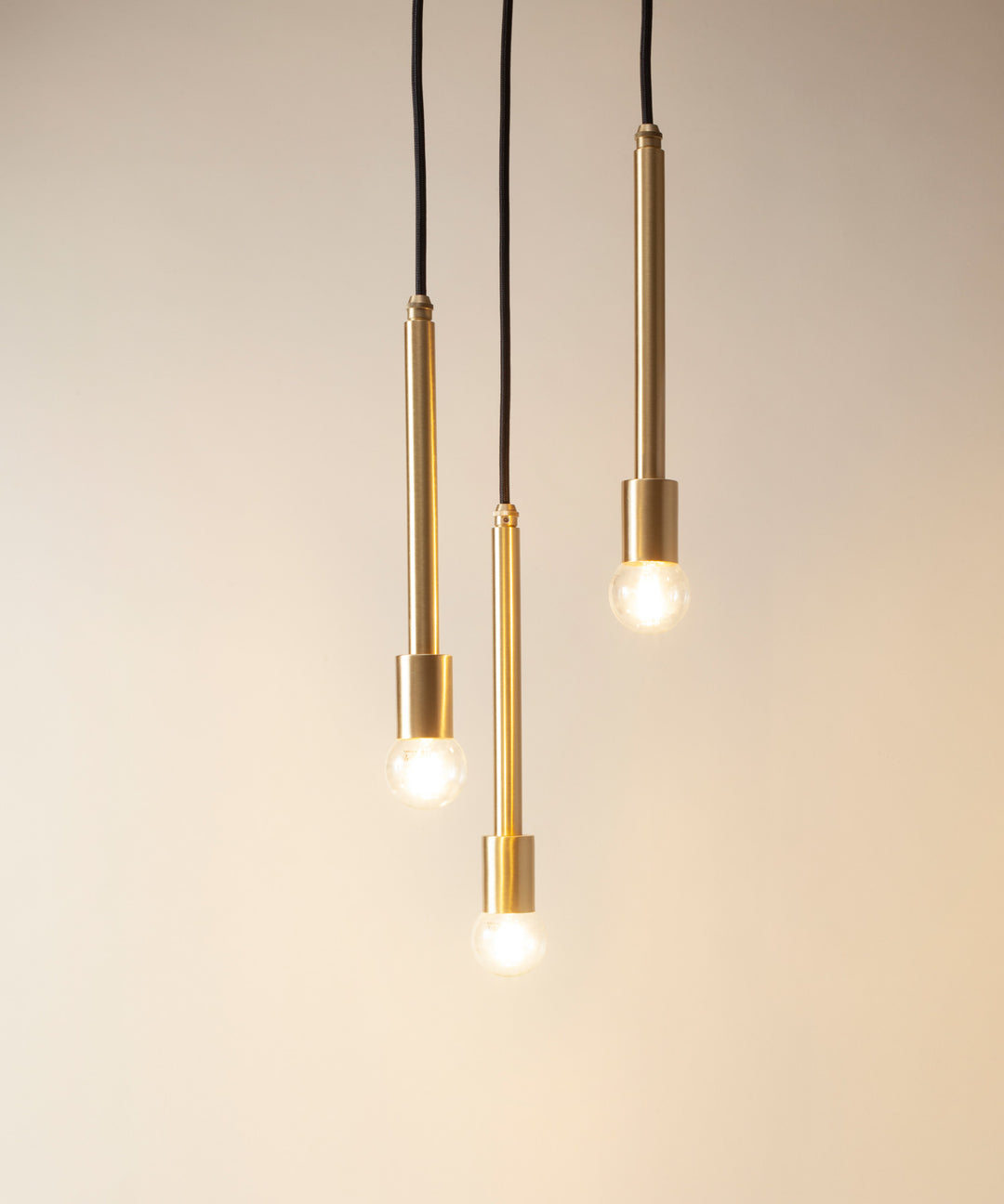 ecruxe（エクリュクス）BRASS PILLAR 3PENDANT LAMP – TIMELESS