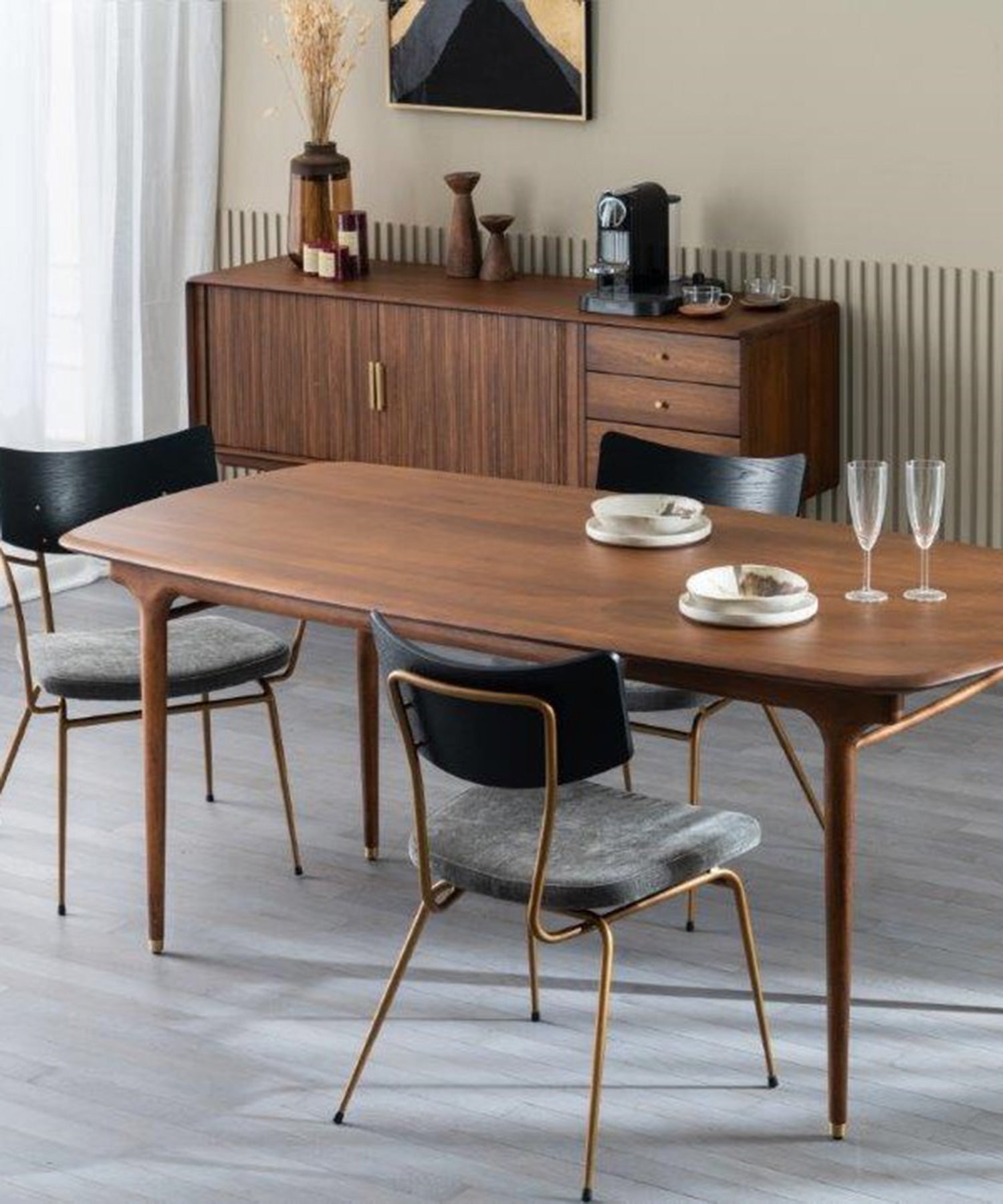 JULIE  DINING TABLE 1600